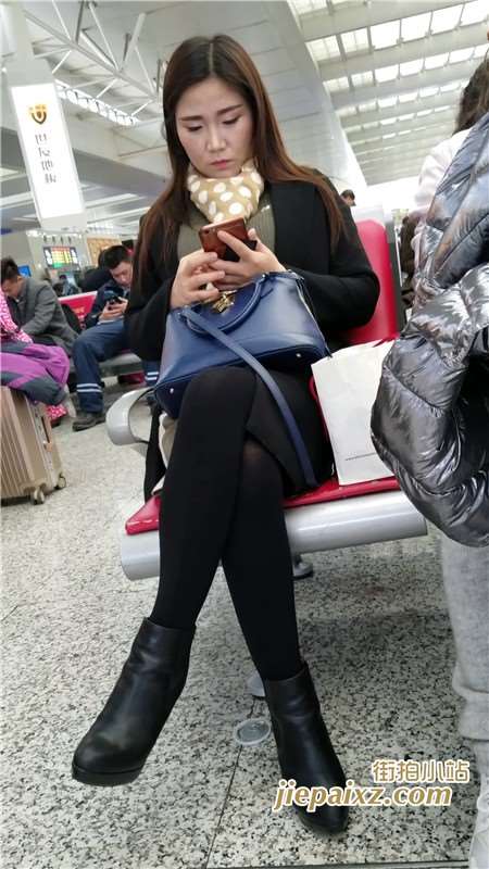 4K黑色裤袜短靴气质性感美女