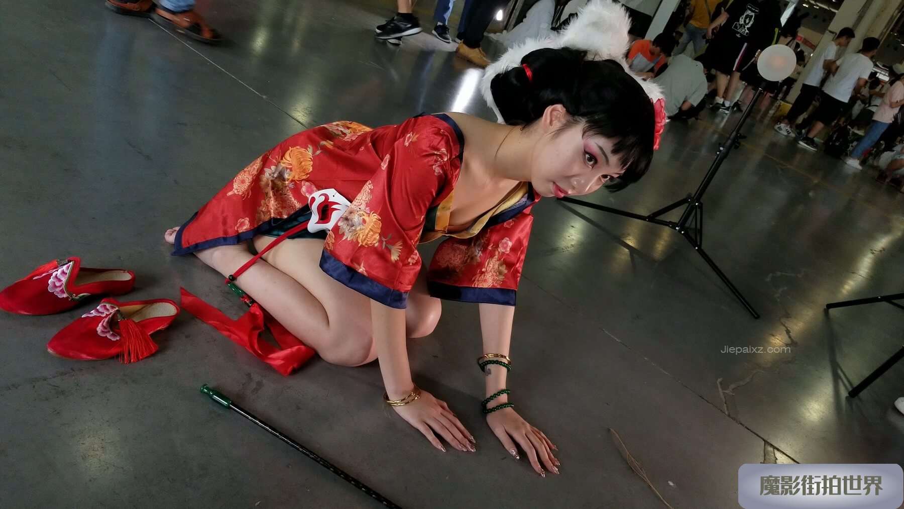 4K - 漫展cos的美眉, [1.19 GB/MP4]
