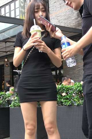 4K - 街拍漂亮的高颜值包臀裙小妹[3.81 GB/MP4]
