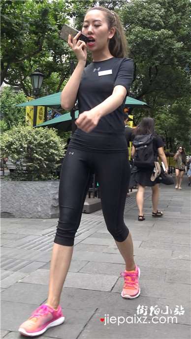 4k-娇小身材黑色运动弹力裤美女 [2.15 GB]