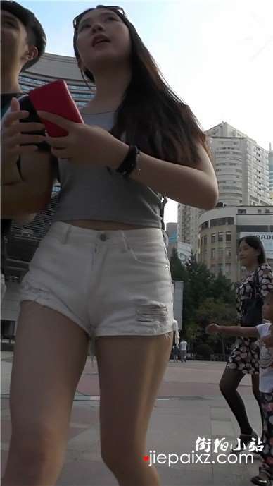 月牙清晰饱满的小清新颜值美女 [863 MB]