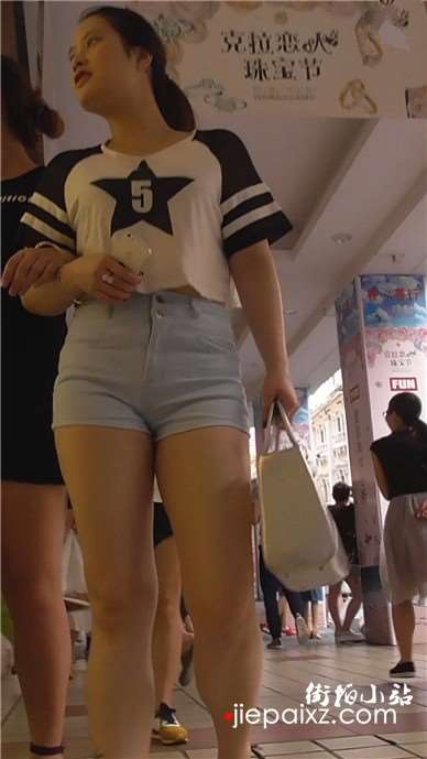 丰臀清秀美女 [1.04 GB]