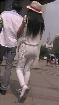 小清新高颜值紧身白裤美丽小姐姐 [737 MB]