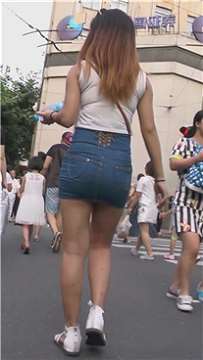 超短包臀牛仔裙肉臀大美人 [1.05 GB]