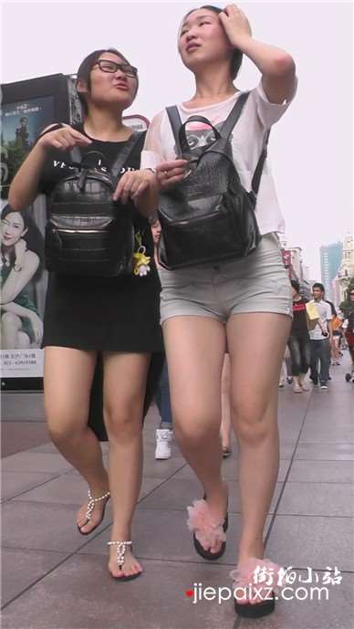 街拍性感美腿热裤小清新美女 [558 MB]