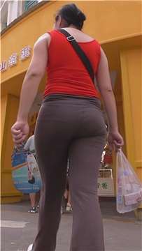 街拍红衣美臀丰腴肥臀少妇 [663 MB]