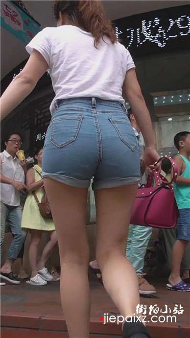马尾辫翘臀性感美腿MM [347 MB]