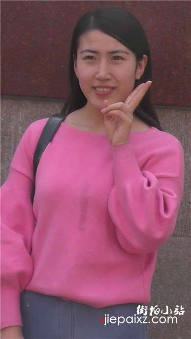 搭讪街拍紧身裤粉衣甜美女孩 [2.57 GB]