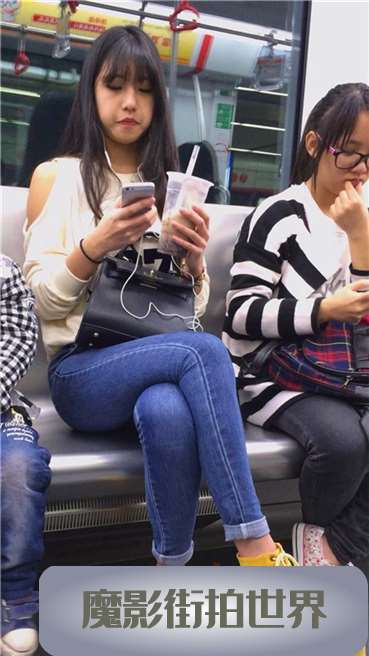 超紧身的蓝牛妹子，感觉快要撑爆了！[2.85 GB]