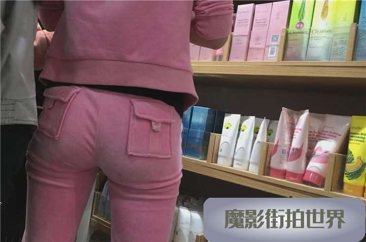 美丽的三角区，美丽的粉色系女孩 [3.51 GB/MP4]