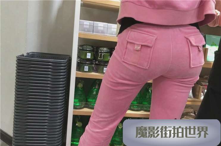 美丽的三角区，美丽的粉色系女孩 [3.51 GB/MP4]