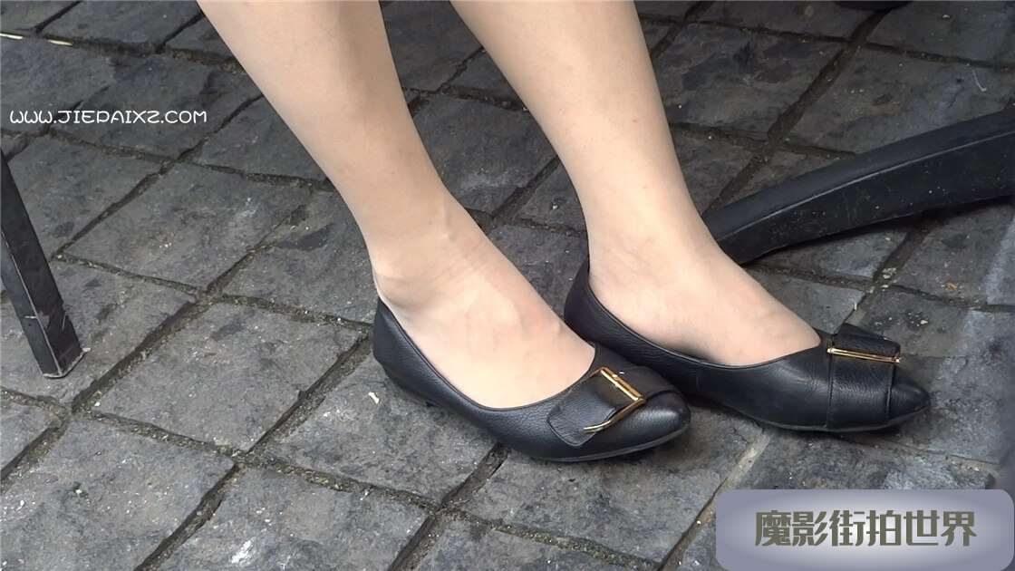 街拍长丝成熟女子 [308 MB/MP4]