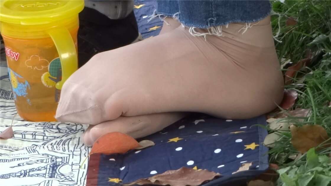 短丝袜 [382 MB/MP4]