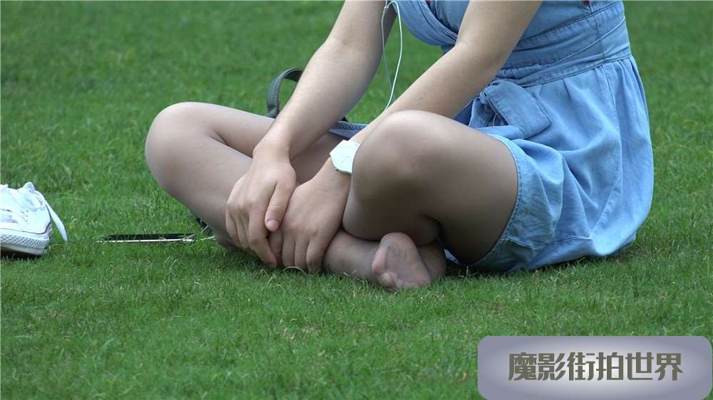 草地上的丝袜熟F [3.66 GB/MP4]