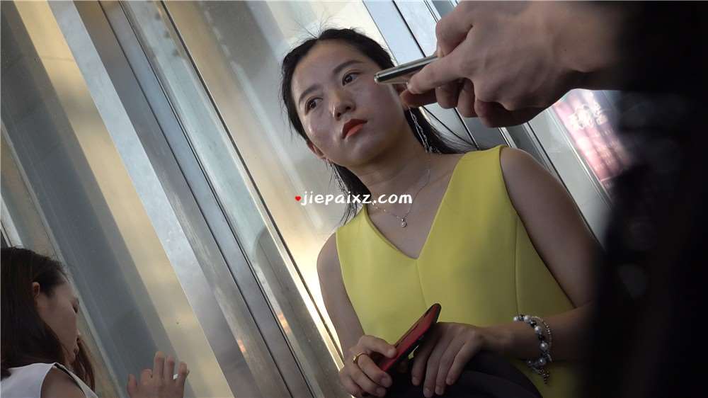 街拍各种美足mm [1.10 GB/avi]
