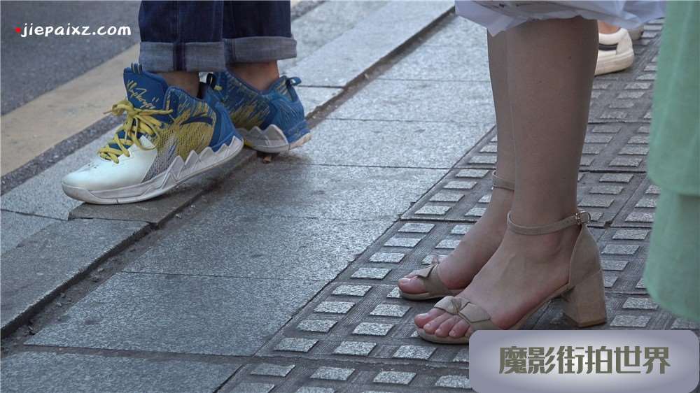 凉高跟眼镜妹 [1.18 GB/avi]