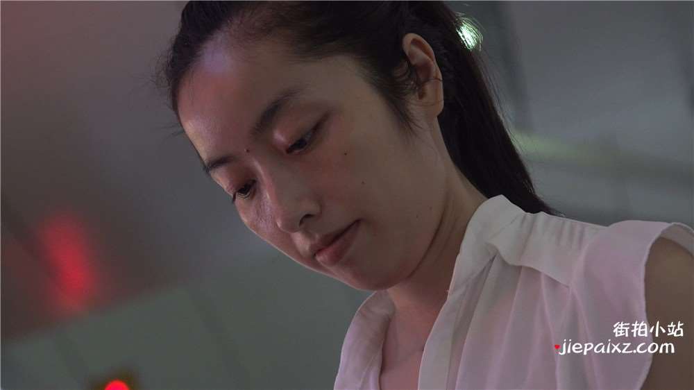 美足，高跟，长裙美女 [3.09 GB/avi]