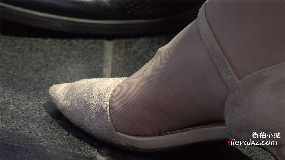 特写肉色丝袜美足高跟 [1.17 GB/avi]