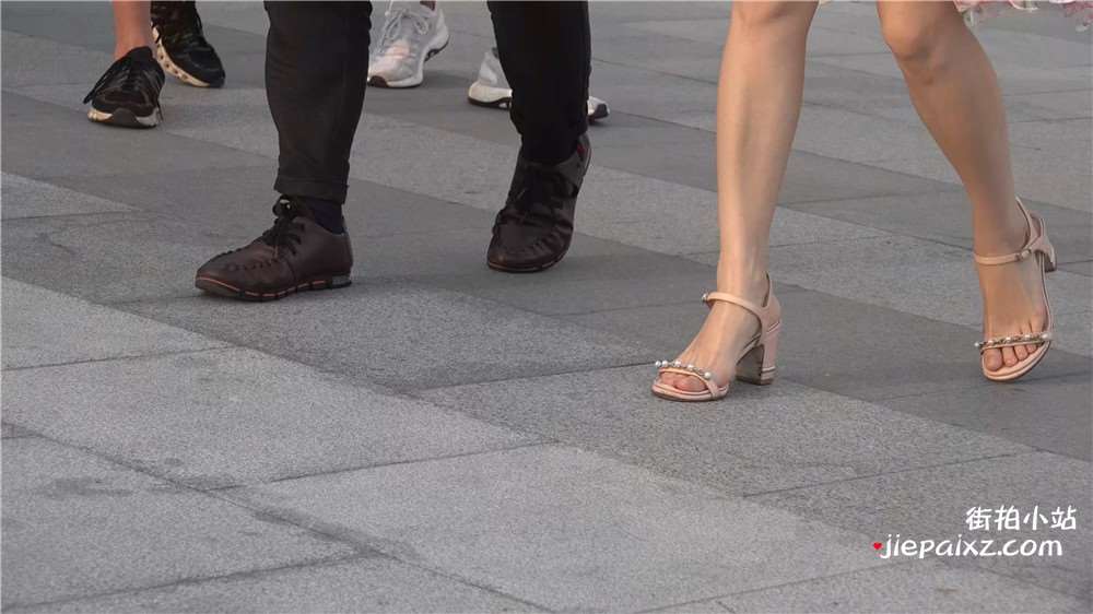 美足特写美女两位 [777 MB/avi]