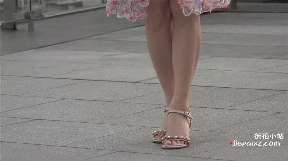 美足特写美女两位 [777 MB/avi]