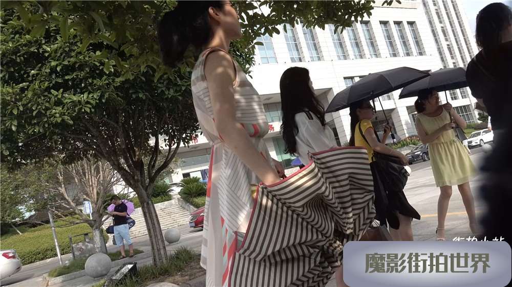 极品干净清晰超清4K画质令你想舔屏 [2.63 GB/avi]
