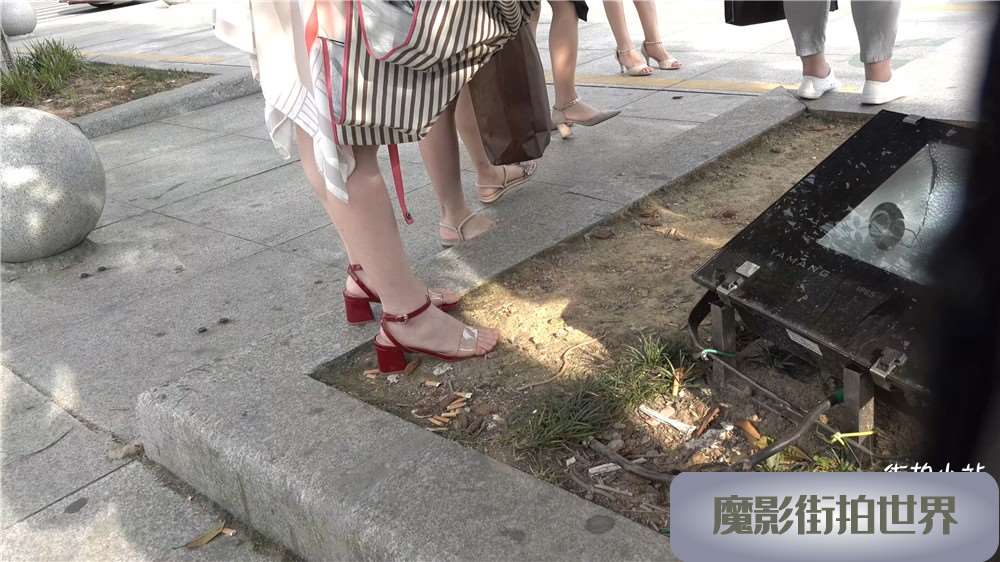 极品干净清晰超清4K画质令你想舔屏 [2.63 GB/avi]