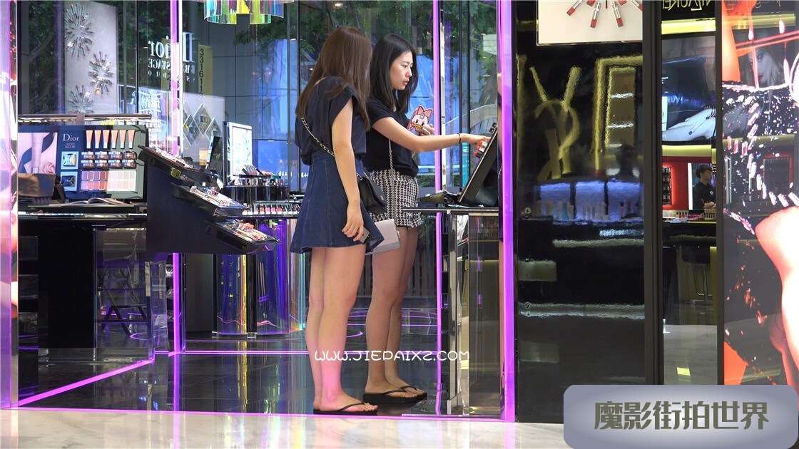 4K -  化妆台的好姐妹 [1.38 GB/MP4]