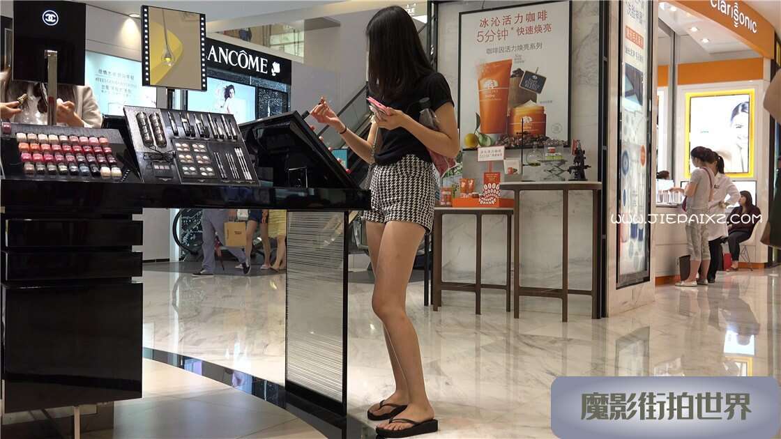 4K -  化妆台的好姐妹 [1.38 GB/MP4]