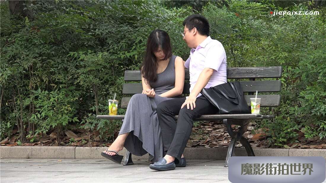 4k - 灰色裹身裙丰满女人 [1.81 GB/MP4]