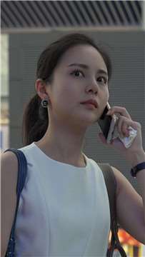 4K - 亭亭玉立的高跟雪白嫩足MM [3.63 GB/MP4]