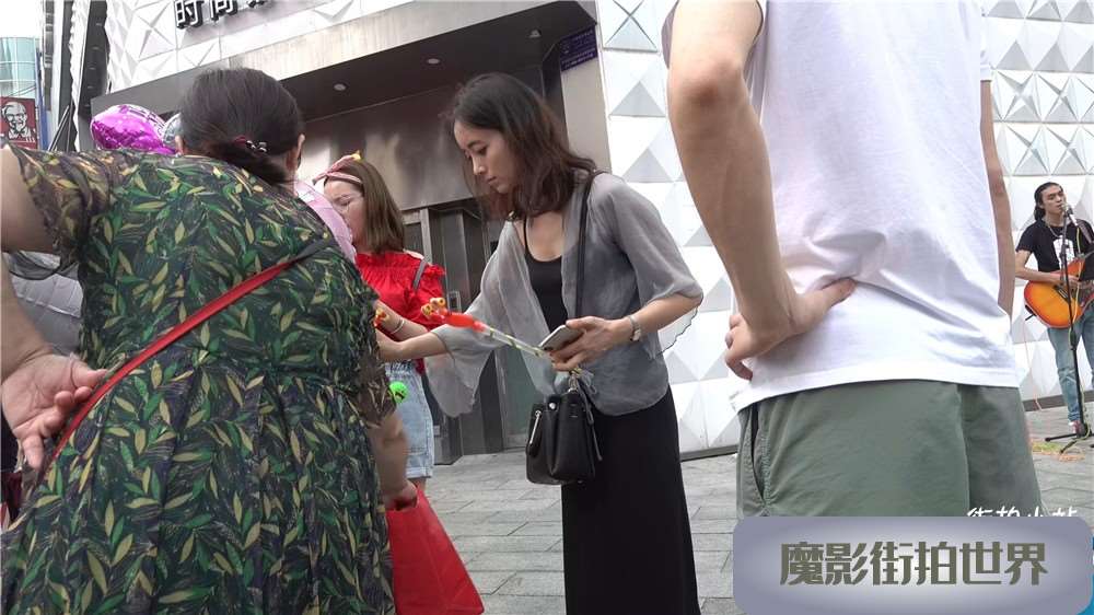 苗条，美足MM [1.31 GB/avi]