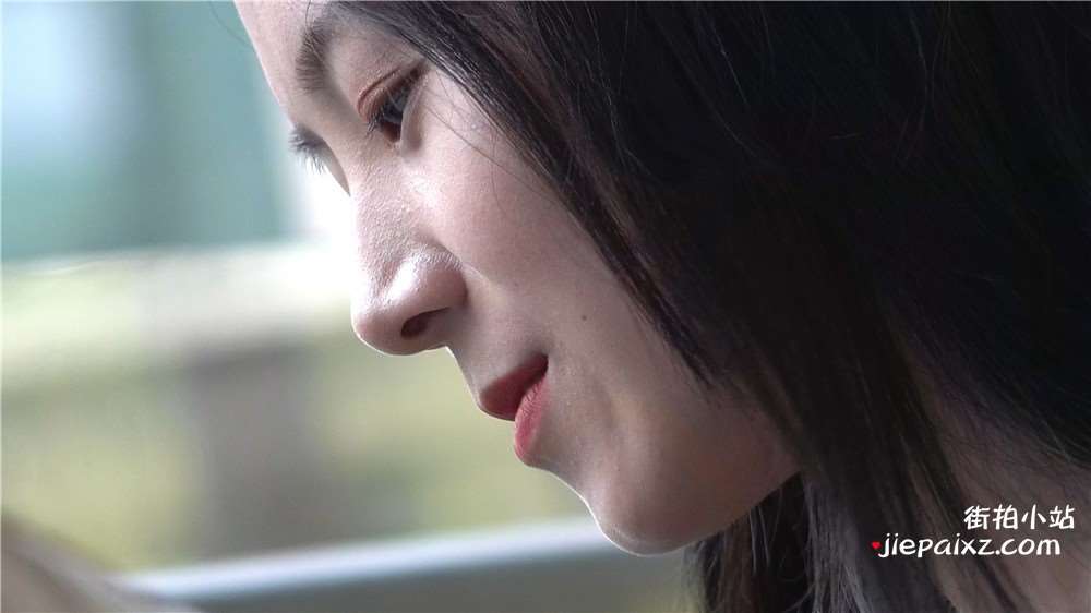 优雅美女 2 [1.95 GB/avi]
