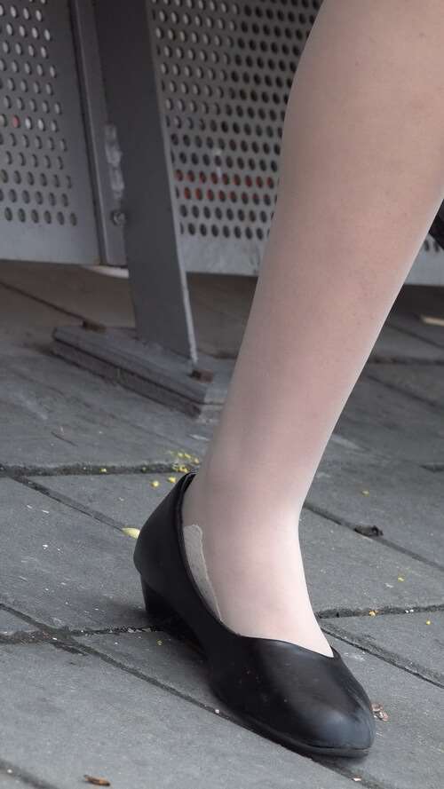 吃外卖的肉丝袜美眉
