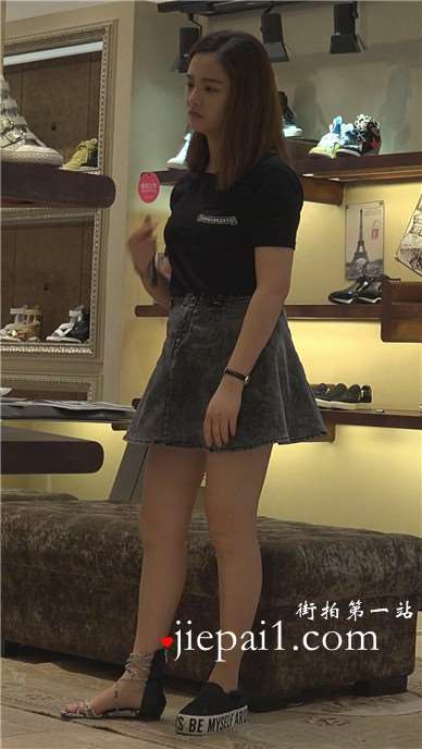 4k-妹子脚上的茧应该是被高跟磨出来的吧，好心疼。