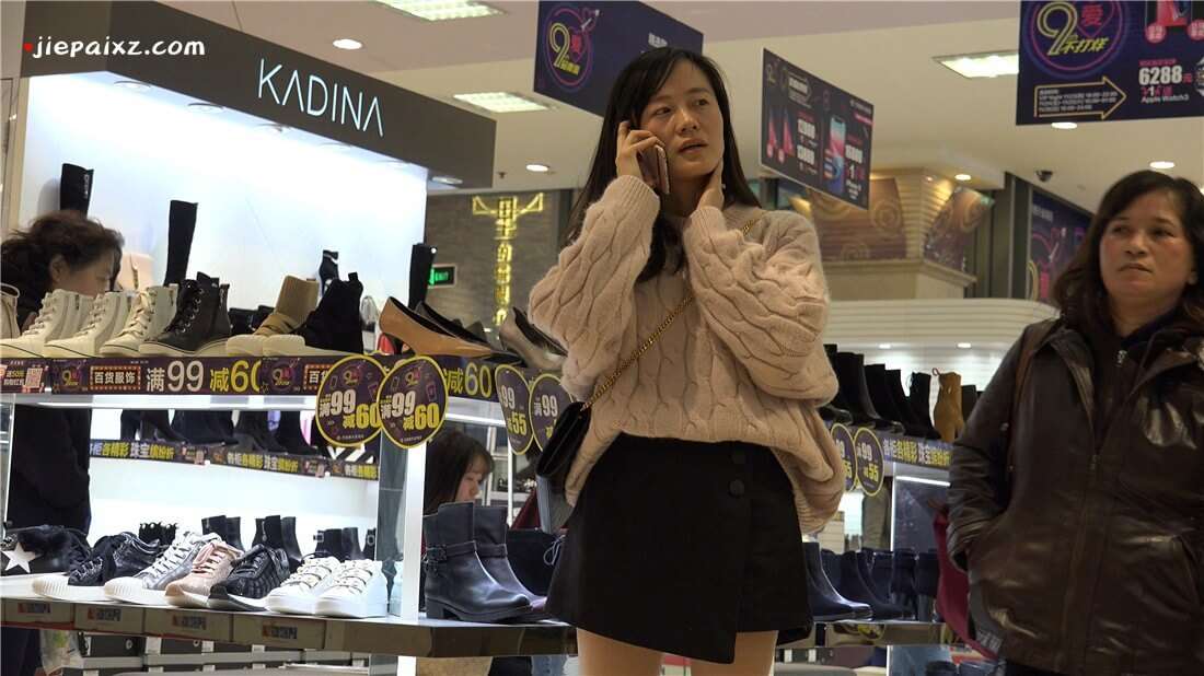 4K - 鞋店试鞋的美腿丝袜美眉 [2.36 GB/MP4]