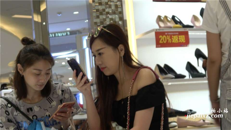 4K 超高颜值肉丝美足美女 [1.99 GB]