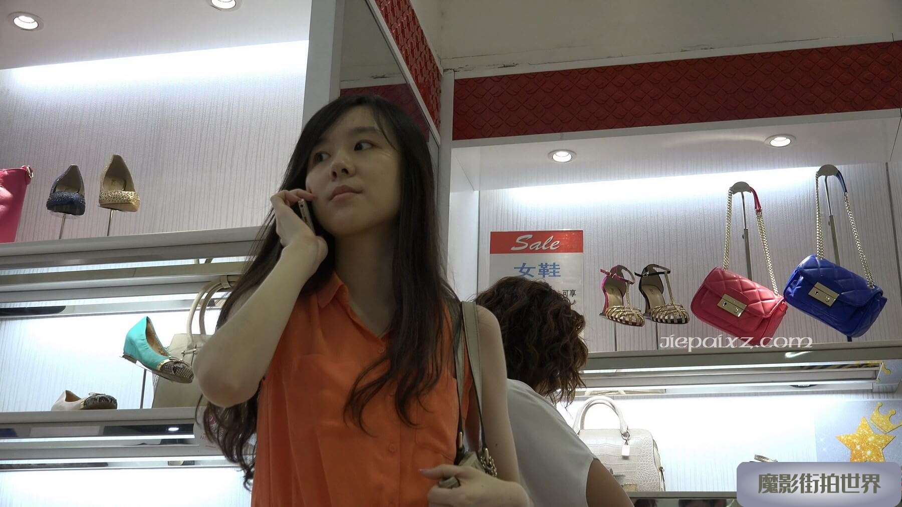 极品白嫩美足美眉 [672 MB/MP4]