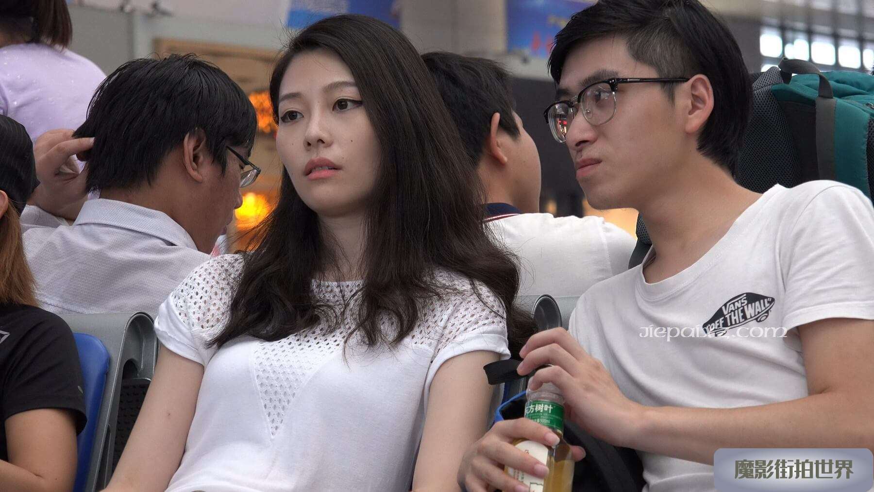 4K -  雪嫩美足的美女姐姐 [1.62 GB/MP4]