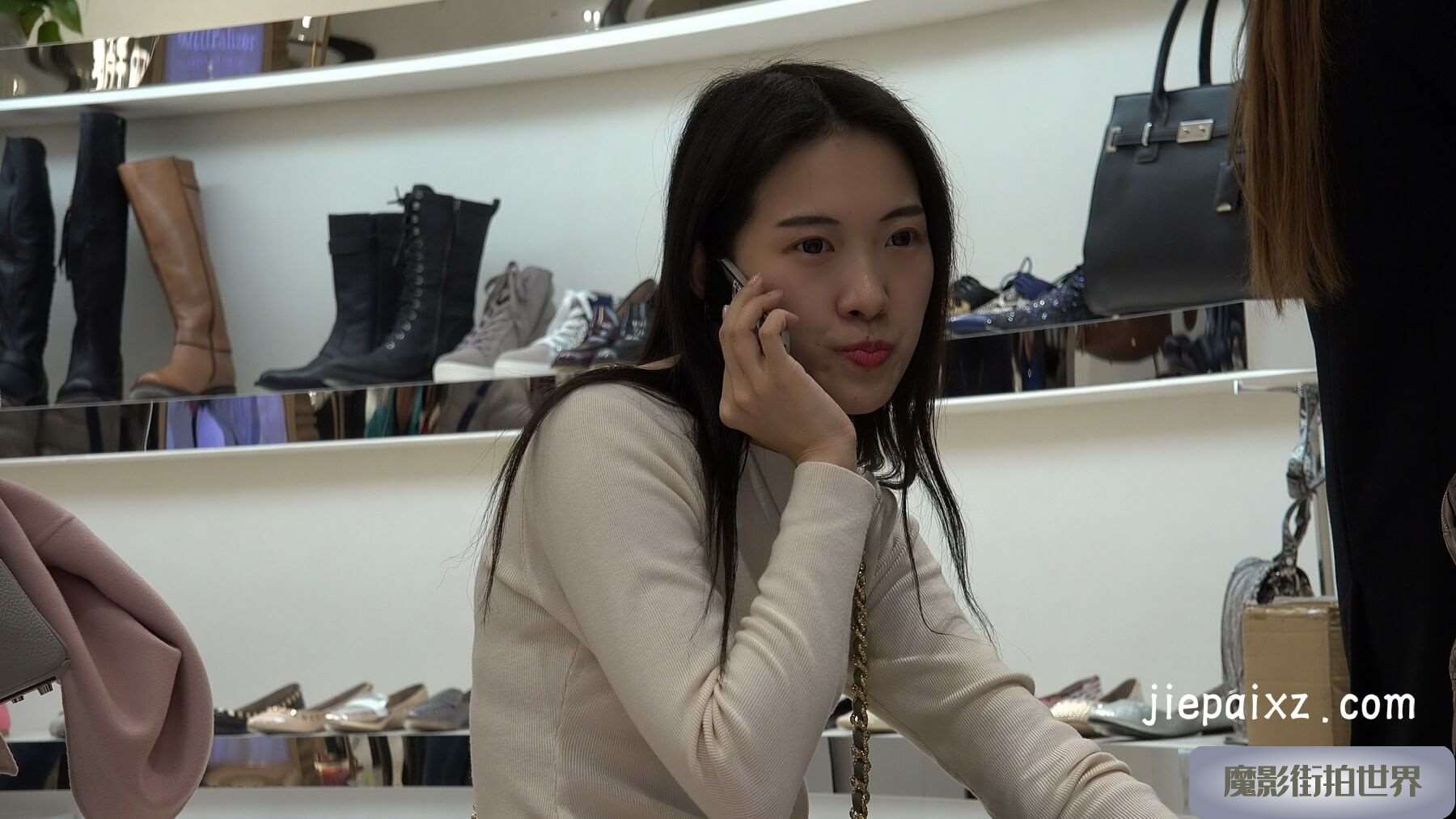 4K - 长靴美眉试鞋视频 [2.30 GB/MP4]