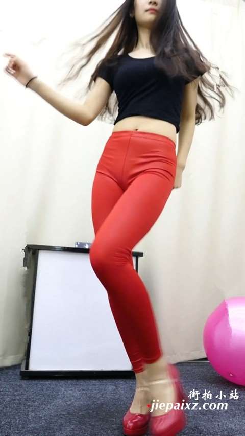 天艺舞姿小茜红薄裤竖版模拍 [222 MB]
