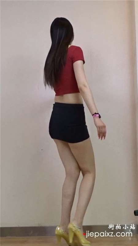 红T恤超短裙高跟鞋模拍美女热舞横屏+竖屏 [997 MB]