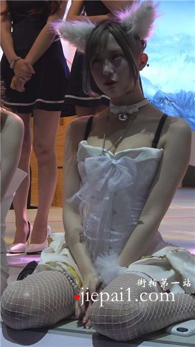 天生丽质网袜公主裙小清新美眉
