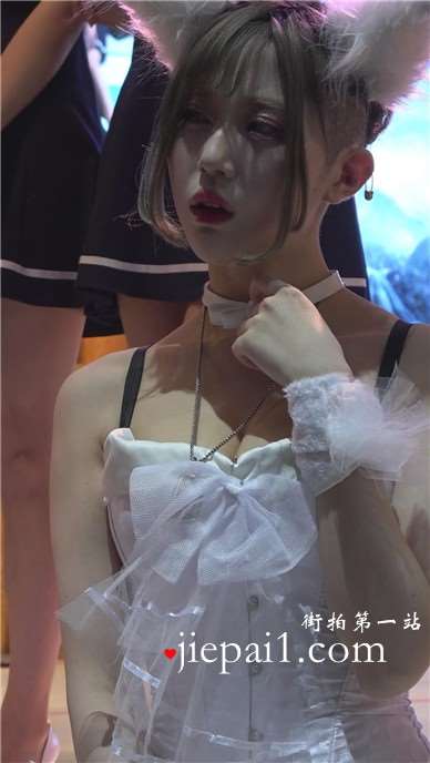 天生丽质网袜公主裙小清新美眉