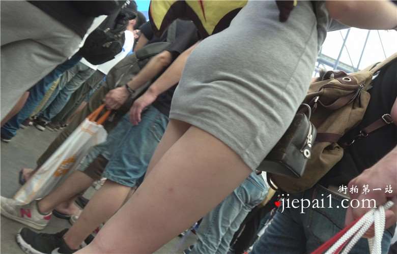 4k-chinajoy现场偶遇极品包臀贴身短裙美女。