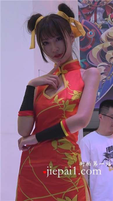 清新小可爱旗袍小美女，太甜美了。