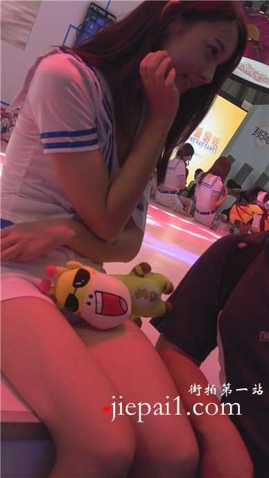 甜美小清新可爱萌妹子。