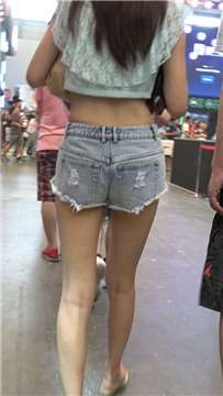 chinajoy现场偶遇极品美臀牛仔热裤美女。