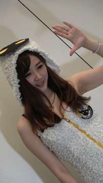 超级小可爱丰满的梦妹子，童颜巨乳。