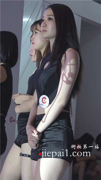 极品性感美臀小清新女神姐姐。