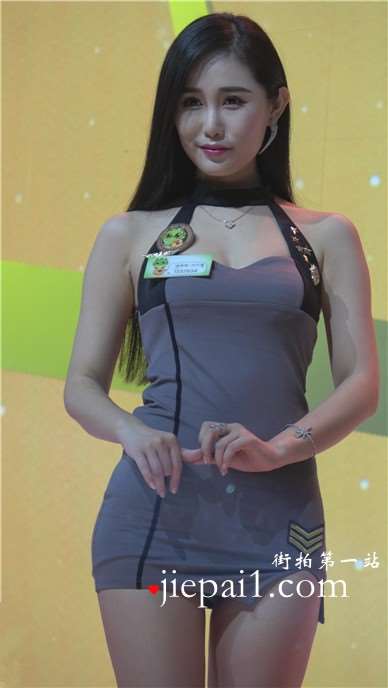 4k-舞台上超级甜美的showgirl，小嘴嘟起来超可爱。